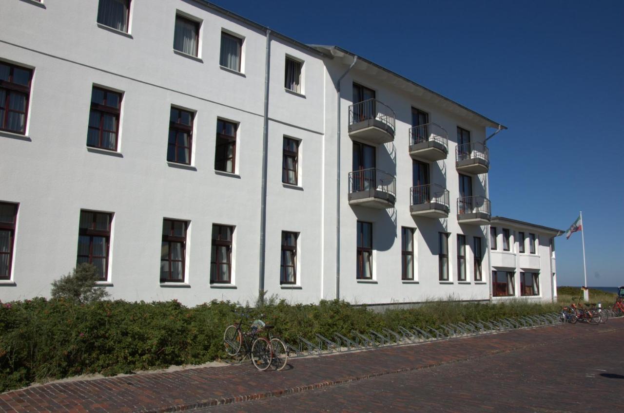 Gaestehaus Germania ヴァンガーオーゲ エクステリア 写真
