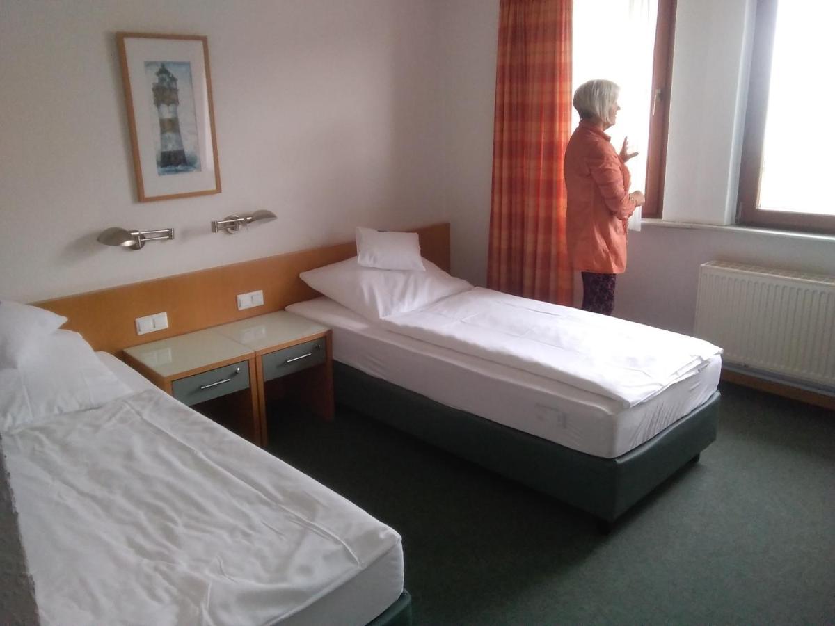 Gaestehaus Germania ヴァンガーオーゲ エクステリア 写真