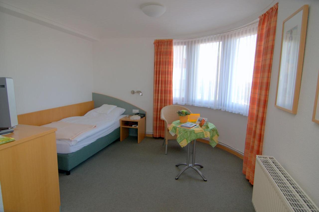 Gaestehaus Germania ヴァンガーオーゲ エクステリア 写真