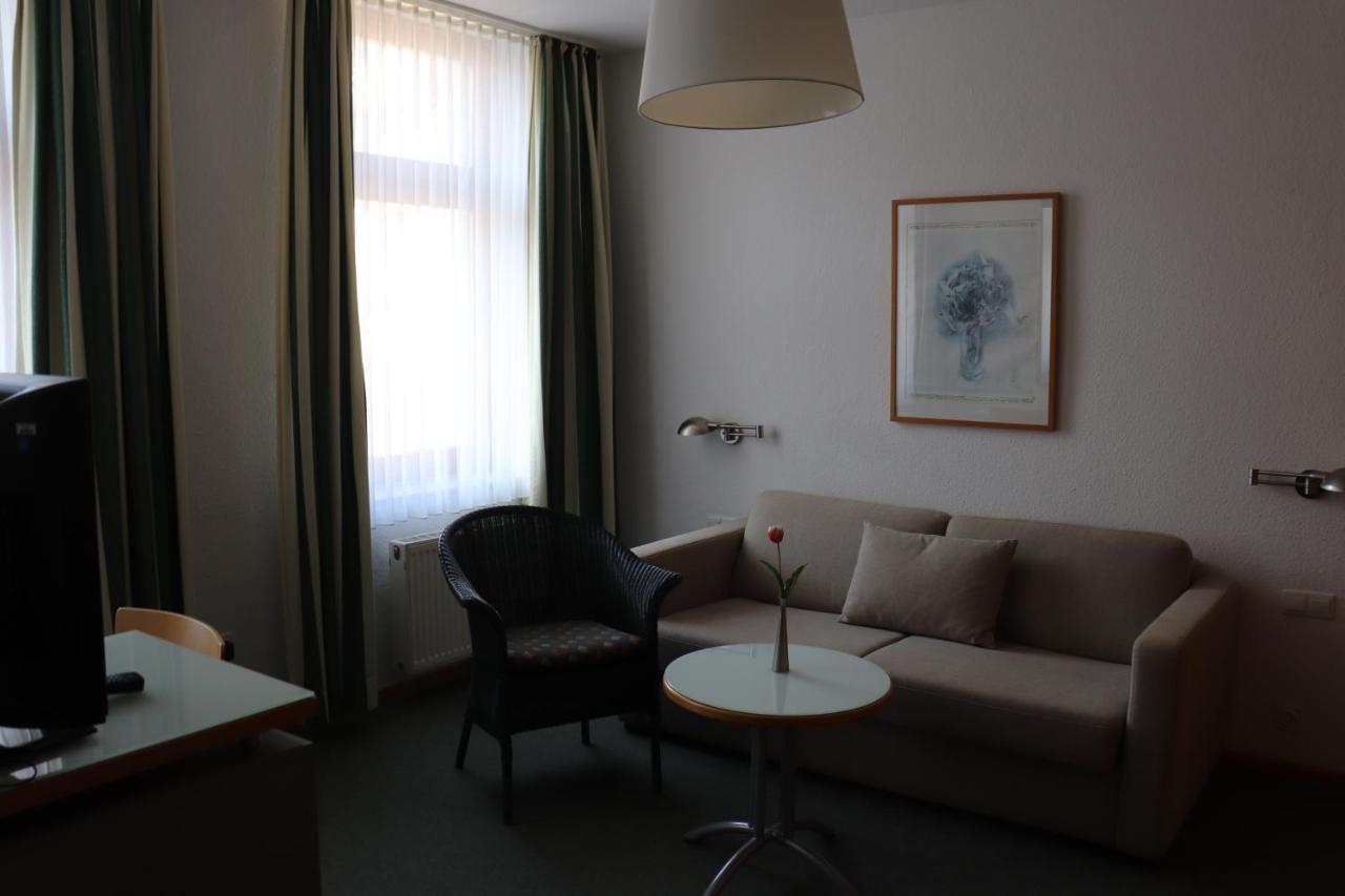 Gaestehaus Germania ヴァンガーオーゲ エクステリア 写真